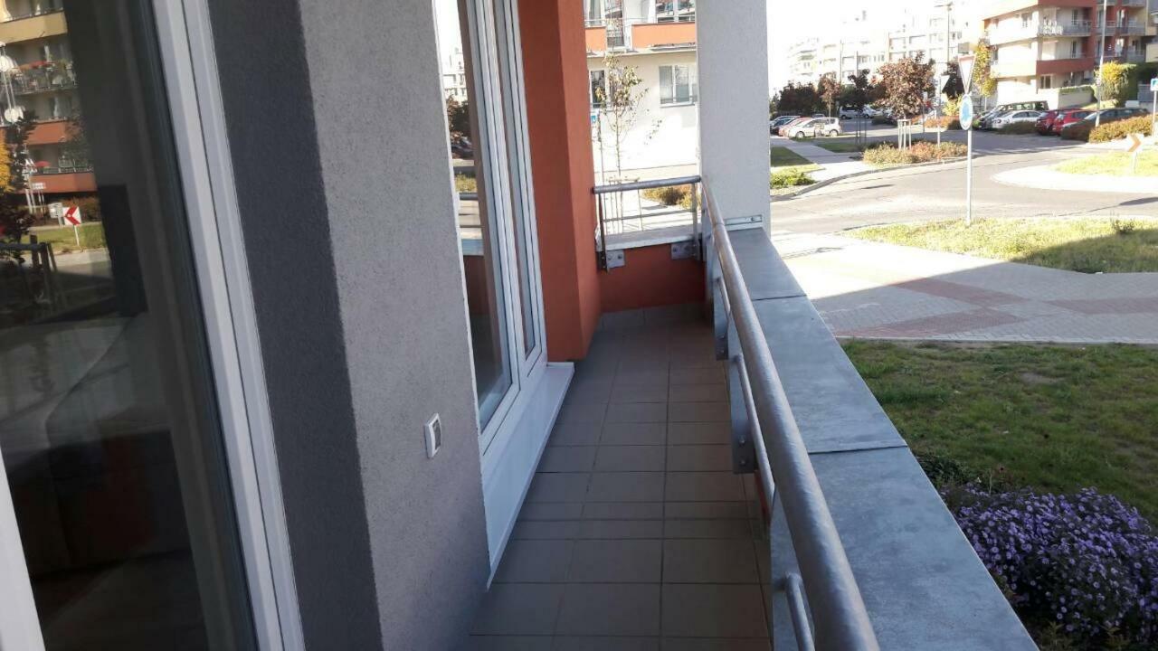 H+ Apartman Letiste Praha Apartment ภายนอก รูปภาพ